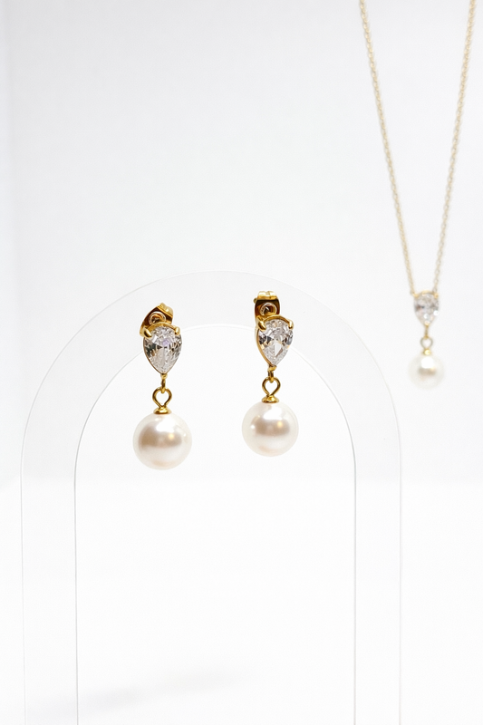 18K gold-plated earrings with pear zirconia and pearl drop by Atelier Épure — elegant, feminine, and timeless.