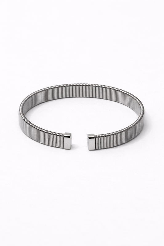KYRÁ - Silver Bangle