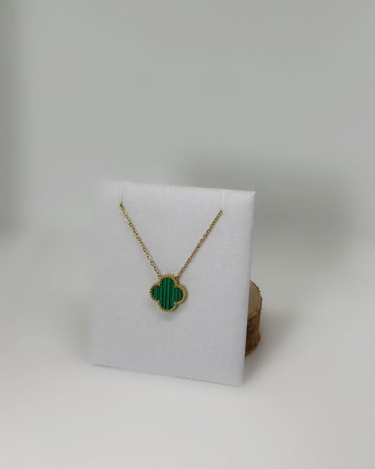 18K gold-plated clover necklace with green enamel by Atelier Épure; elegant, timeless, and effortlessly refined.