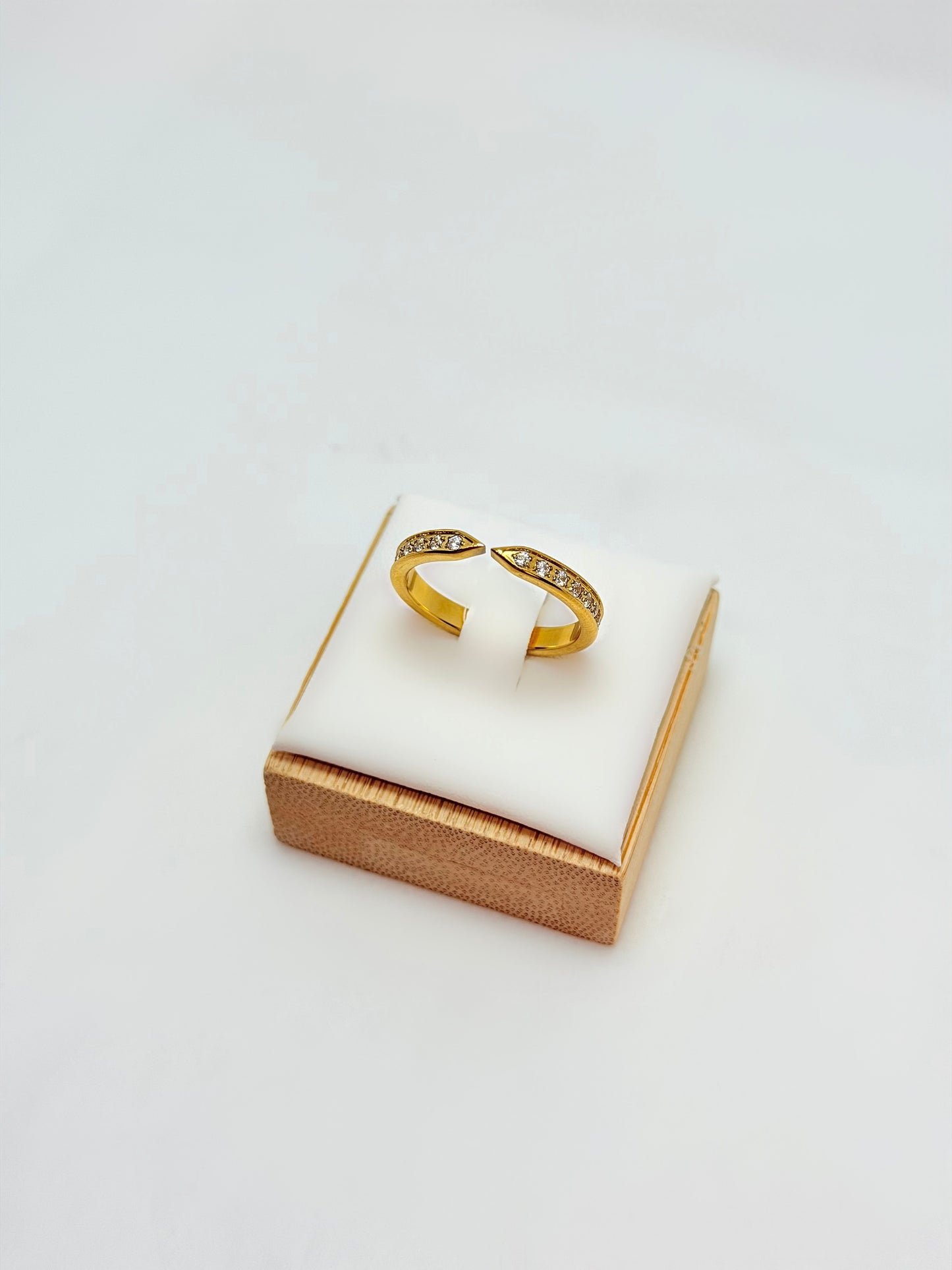 Auro Ring