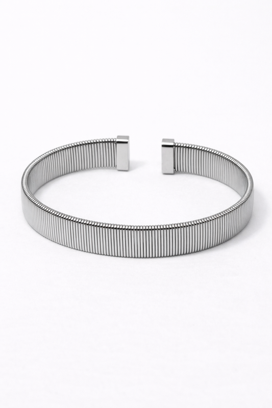 KYRÁ - Silver Bangle