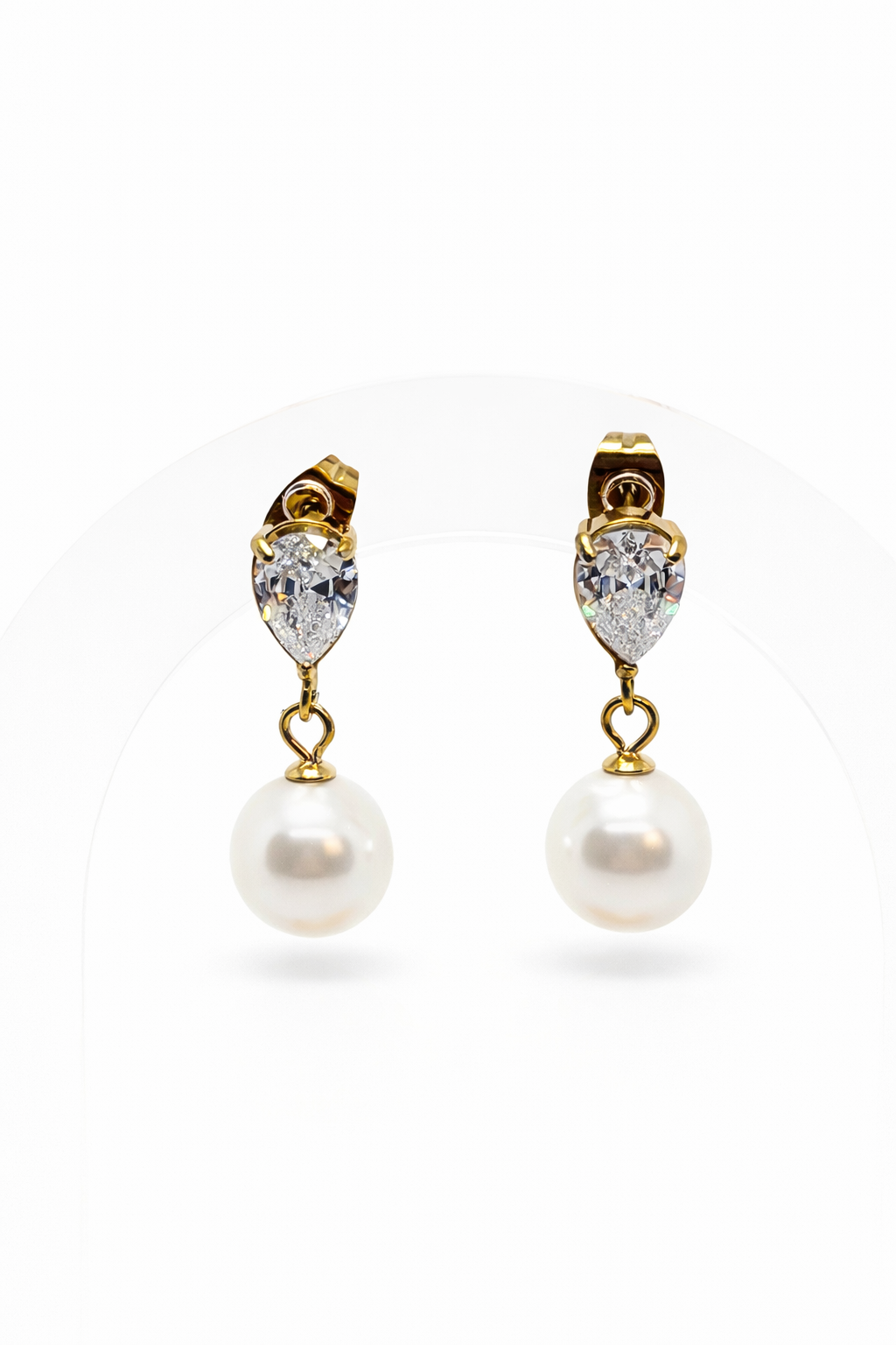 18K gold-plated earrings with pear zirconia and pearl drop by Atelier Épure — elegant, feminine, and timeless.
