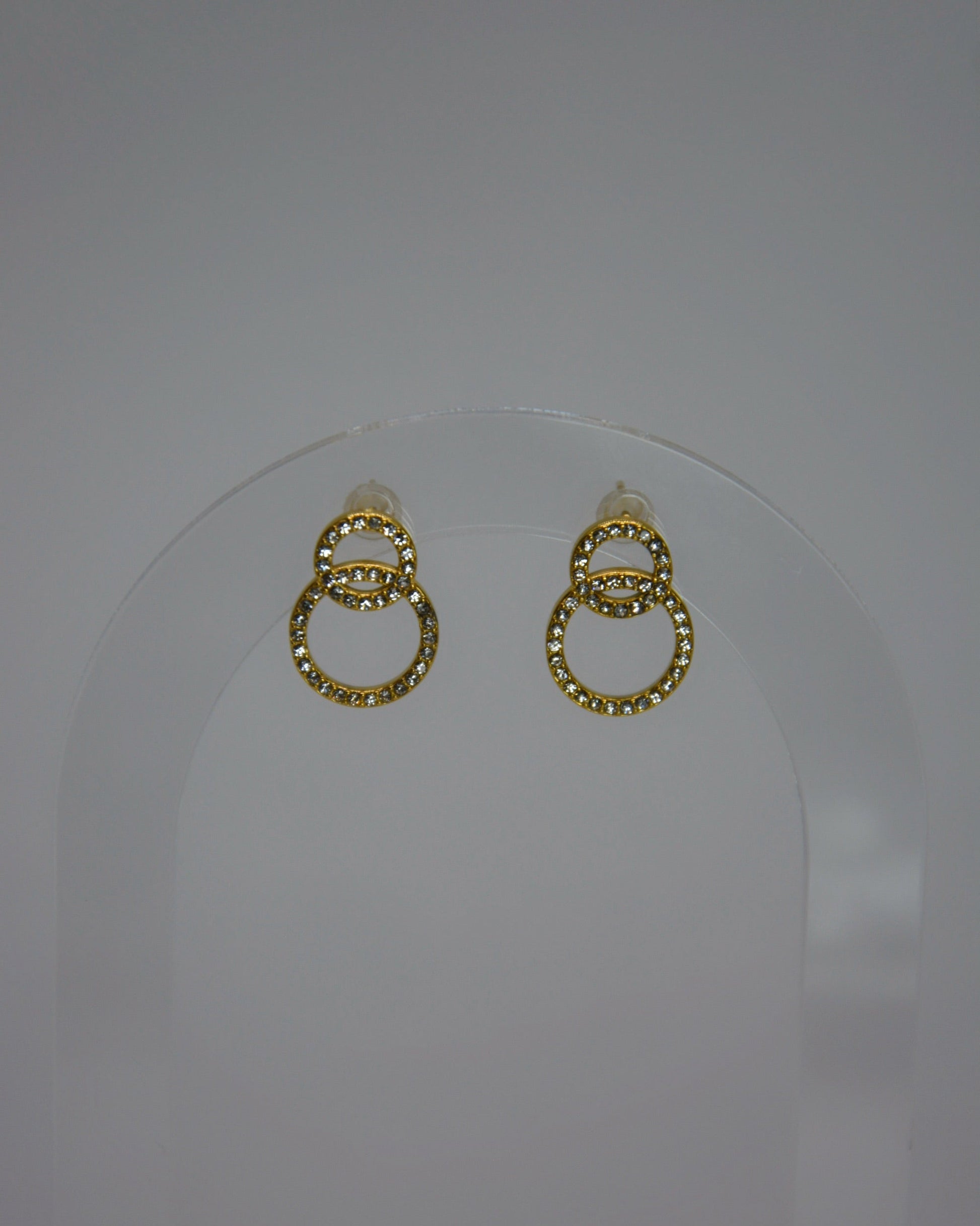18K gold-plated halo earrings by Atelier Épure; elegant, timeless, and effortlessly refined.
