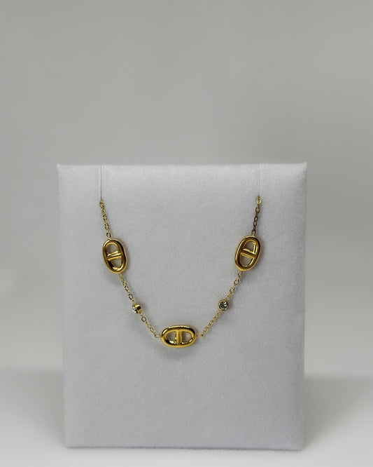 18K gold-plated bracelet by Atelier Épure; refined, timeless, and effortlessly luxurious.